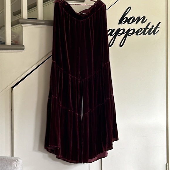 NWT Johnny Was WINE Wide Slip-on Tiered Pants Silk-blend velvet US L - Picture 8 of 8